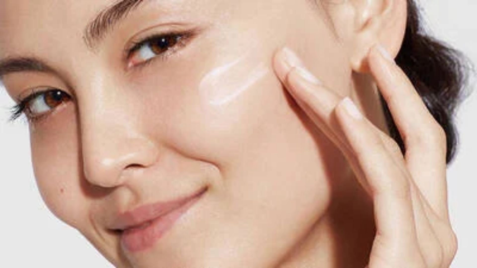 Skin Care Tips: చలికాలంలో మీ చర్మం పొడిబారకుండా ఉండాలంటే ఈ టిప్స్ ఫాలో అవ్వండి..!!