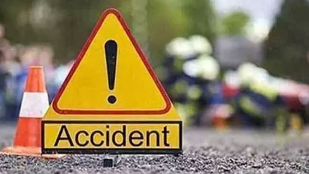 Tamilnadu Accident: తమిళనాడులో రోడ్డు ప్రమాదం.. ఇద్దరు అయ్యప్ప భక్తుల మృతి