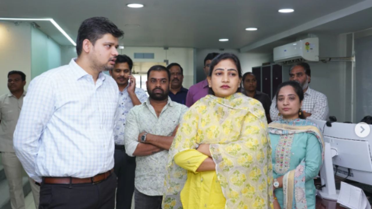 AP: దిత్వా తుఫాన్ ఎఫెక్ట్.. సాయం కోసం కాల్స్ చేస్తే స్పందించాలి: హోమంత్రి అనిత