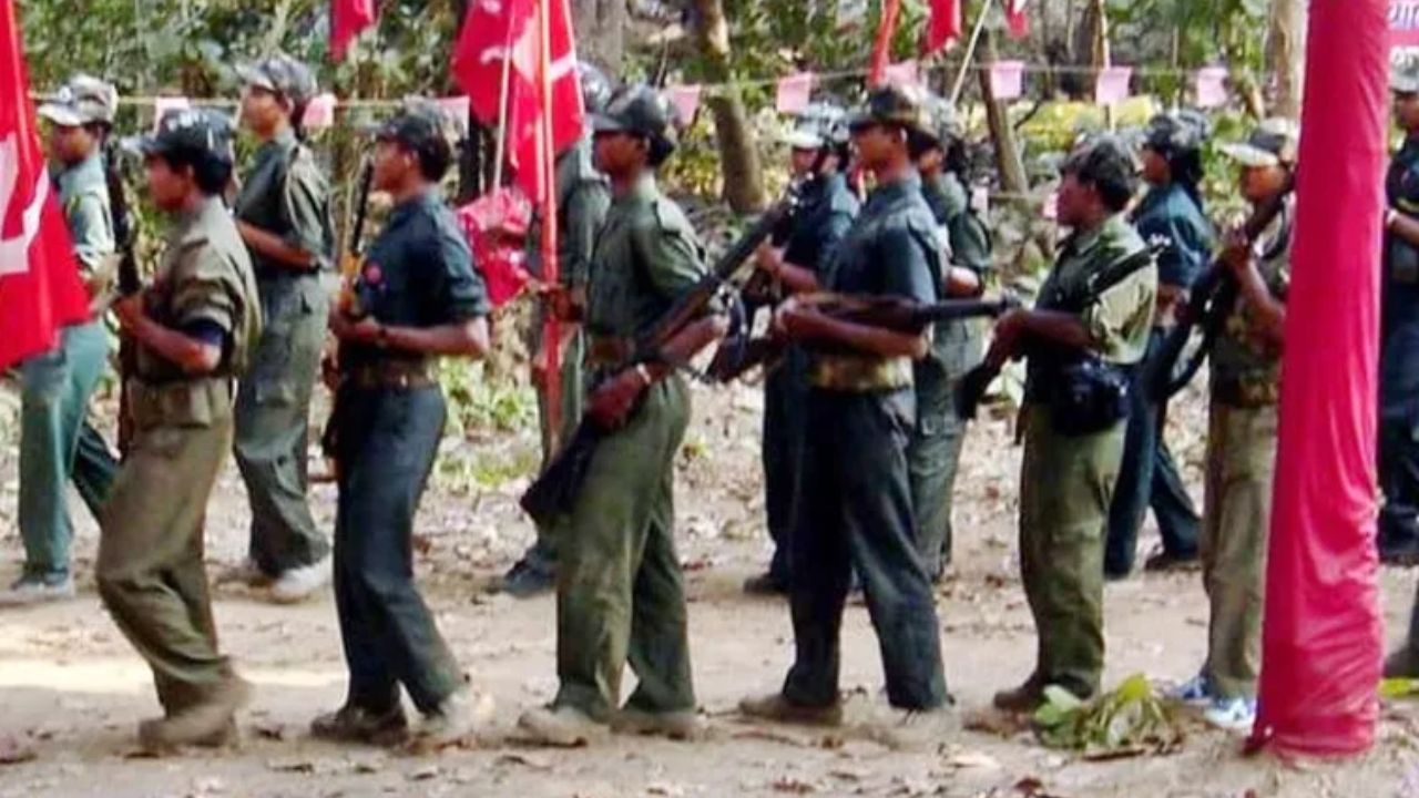 CG:ఛత్తీస్‌ఘడ్‌లో మావోయిస్టు పార్టీకి మరో షాక్.. లొంగిపోయిన 37 మంది మావోయిస్టులు