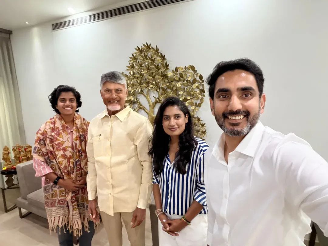 CM Chandrababu: క్రికెటర్ శ్రీచరణికి ఏపీ సర్కార్ కళ్లు చెదిరిపోయే భారీ నజరానా