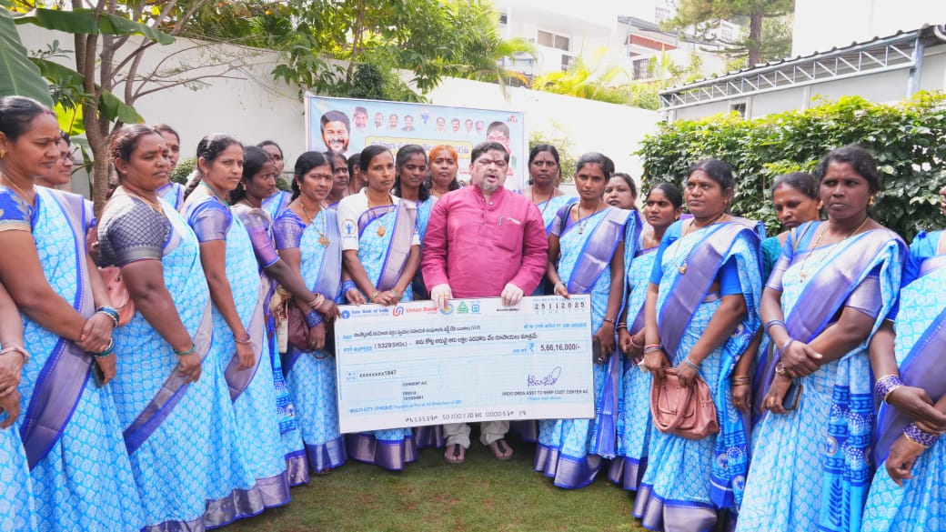 Telangana Government: మహిళా సంఘాలకు గుడ్ న్యూస్.. రూ.304 కోట్ల వడ్డీలేని రుణాలు విడుదల