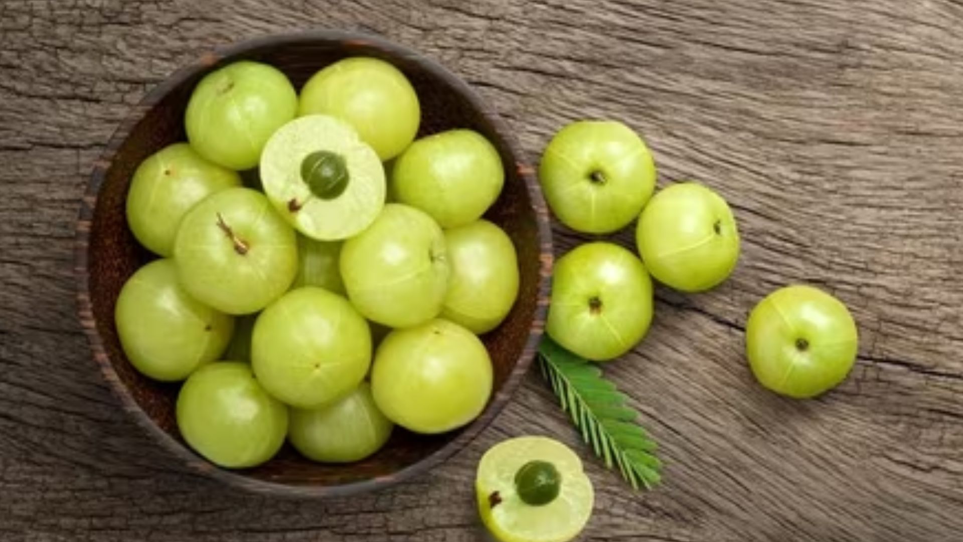 Winter Tips: శీతాకాలంలో ఉసిరి ఒక్కటి తింటే చాలు ఎన్నో లాభాలు..!!