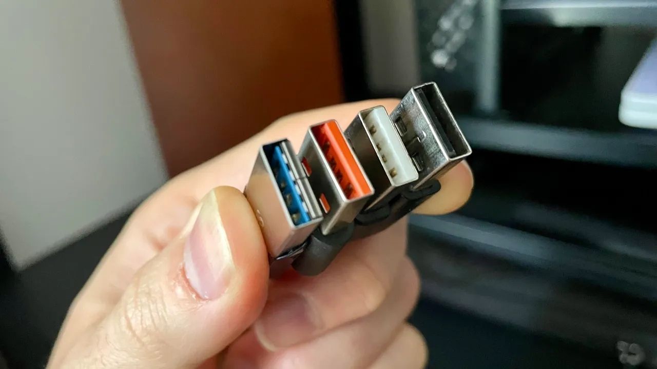 USB Color Code: రంగు రంగుల యూఎస్‌బి పోర్ట్స్.. ఈ కలర్స్ వెనకున్న సీక్రెట్ తెలుసా..?