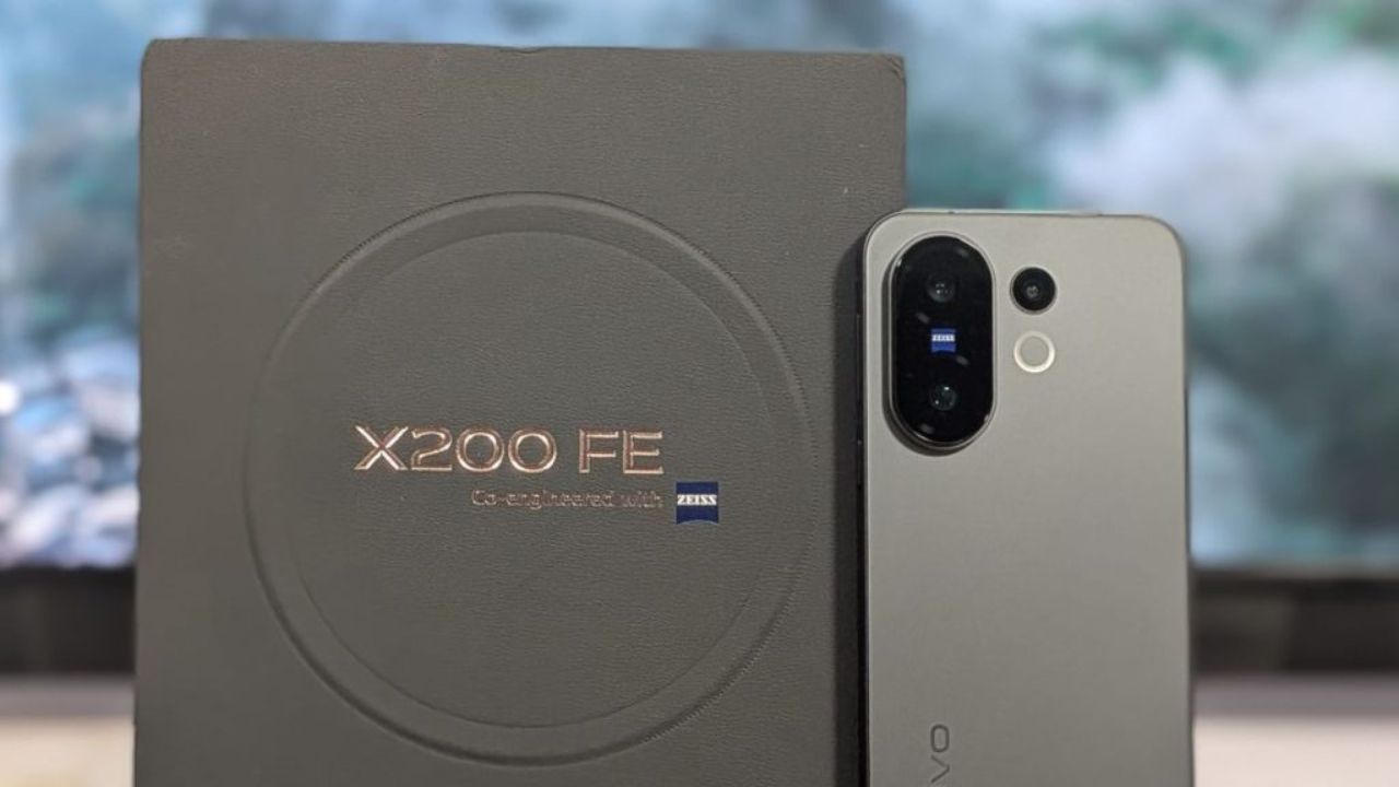 Vivo X200 FE: చిన్న ఫోన్.. పెద్ద ఆఫర్.. హైప్ మామూలుగా లేదు..!