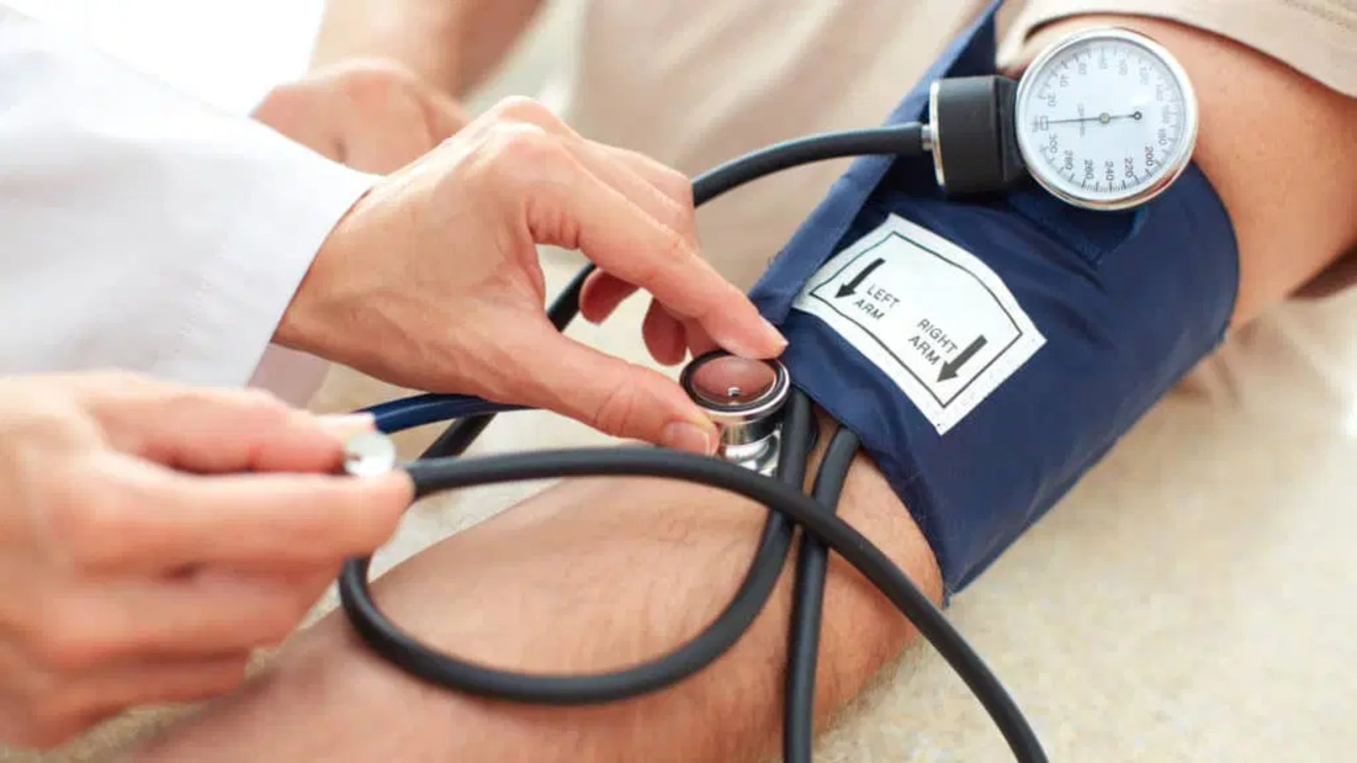 Blood Pressure: తరచూ నీళ్లు తాగితే రక్తపోటు తగ్గుతుందా?