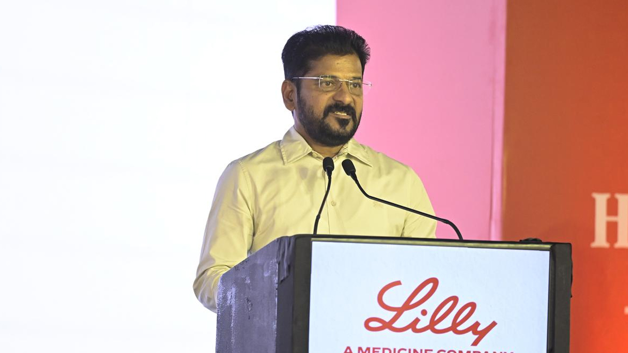 CM Revanth Reddy:  హైదరాబాద్ అభివృద్ధికి కేంద్ర ప్రభుత్వం సహకారం అవసరం.. సీఎం రేవంత్ రెడ్డి