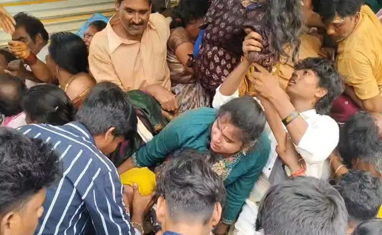 Kasibugga Tragedy: ఆలయంలో తొక్కిసలాట 9 మంది మృతి.. స్పందించిన నిర్వాహకుడు