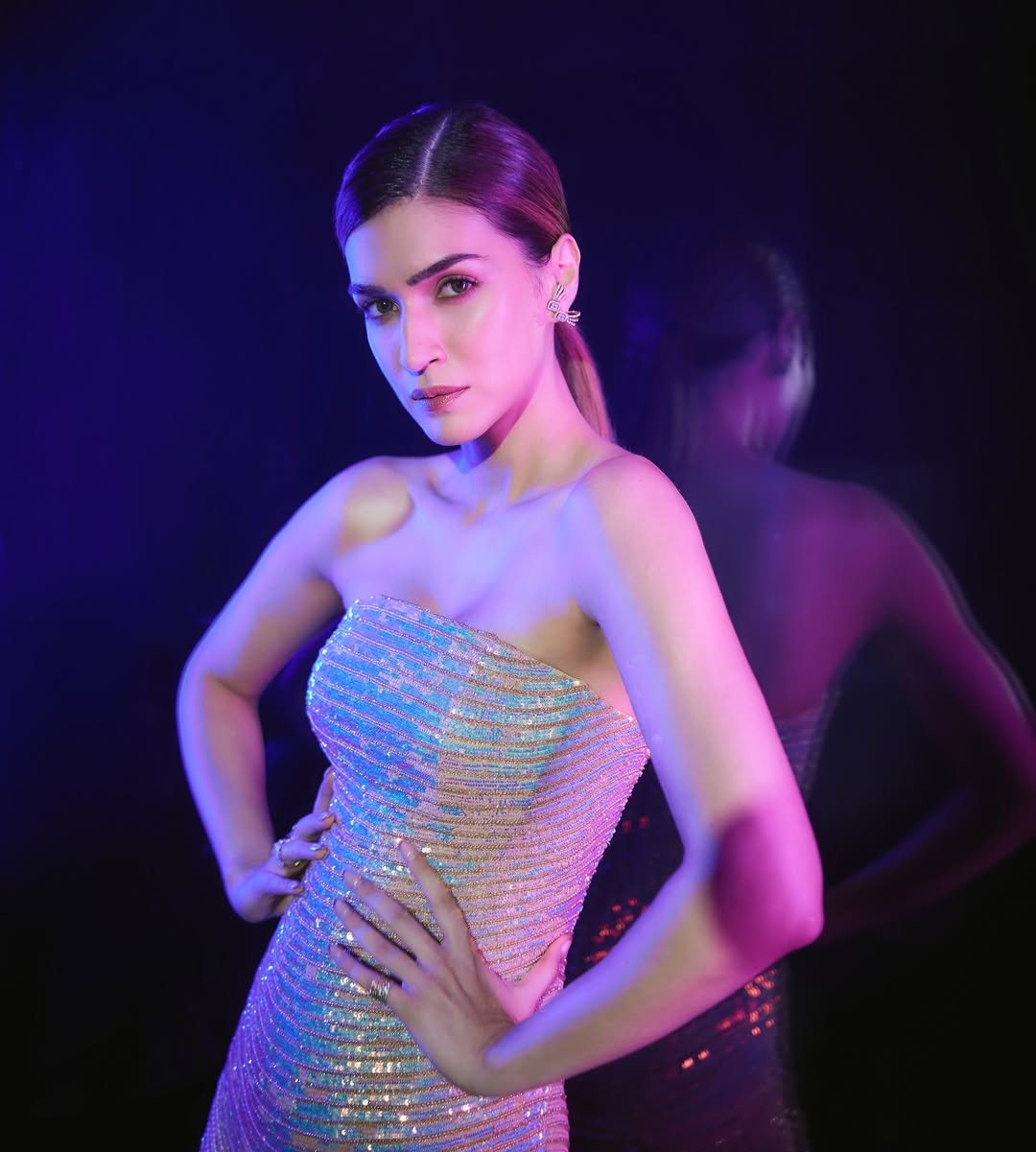 టాలీవుడ్ మూవీ నేనొక్క‌డినేతో సినీ కెరీర్ షురూ