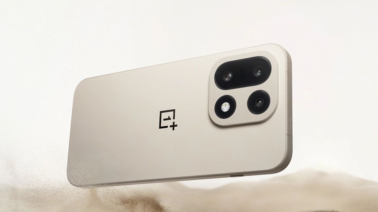 వన్‌ప్లస్ తన తాజా ఫ్లాగ్‌షిప్ స్మార్ట్‌ఫోన్ OnePlus 15R ను భారత మార్కెట్లో విడుదల చేయనుంది.