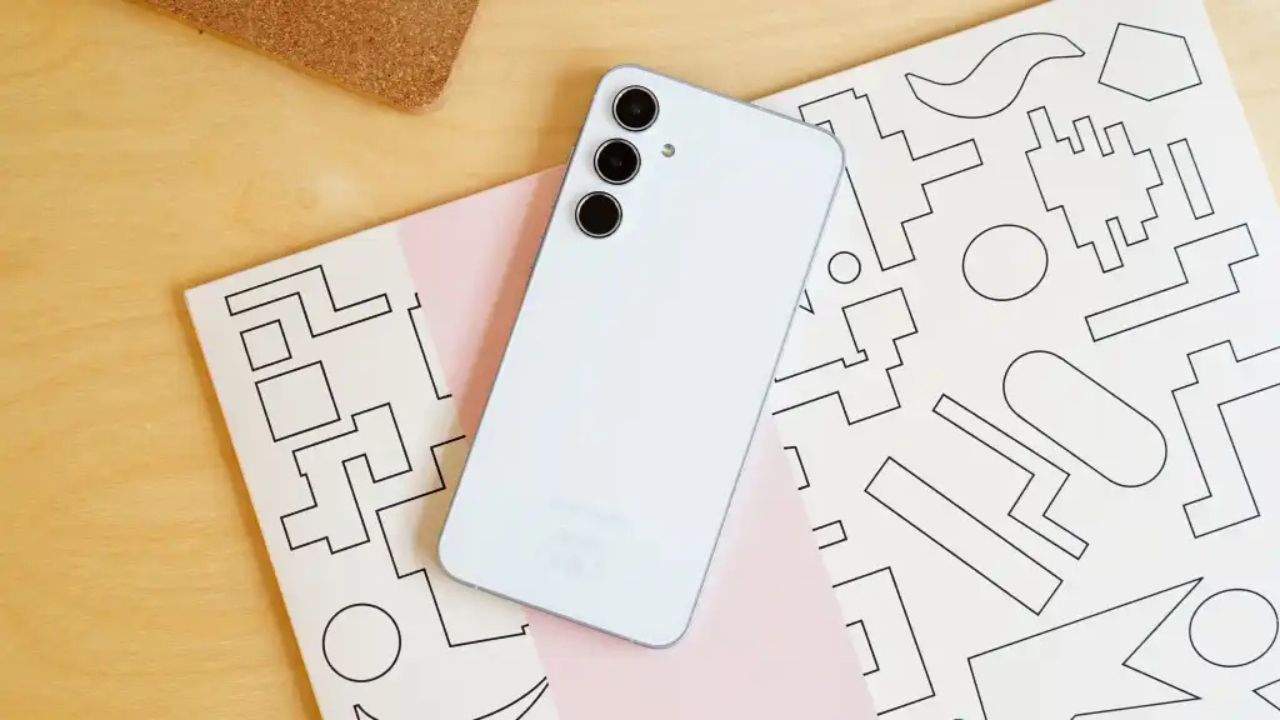 Samsung Mobile Offers: ఈరోజే లాస్ట్.. రూ.6,799కే మూడు శాంసంగ్ ఫోన్లు..మరిచిపోతే మళ్లీ రావు..