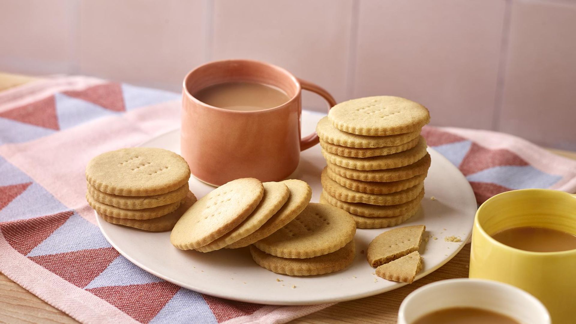 Biscuits: బిస్కెట్లు ఎక్కువగా తింటున్నారా..? అయితే, జాగ్రత్త!!