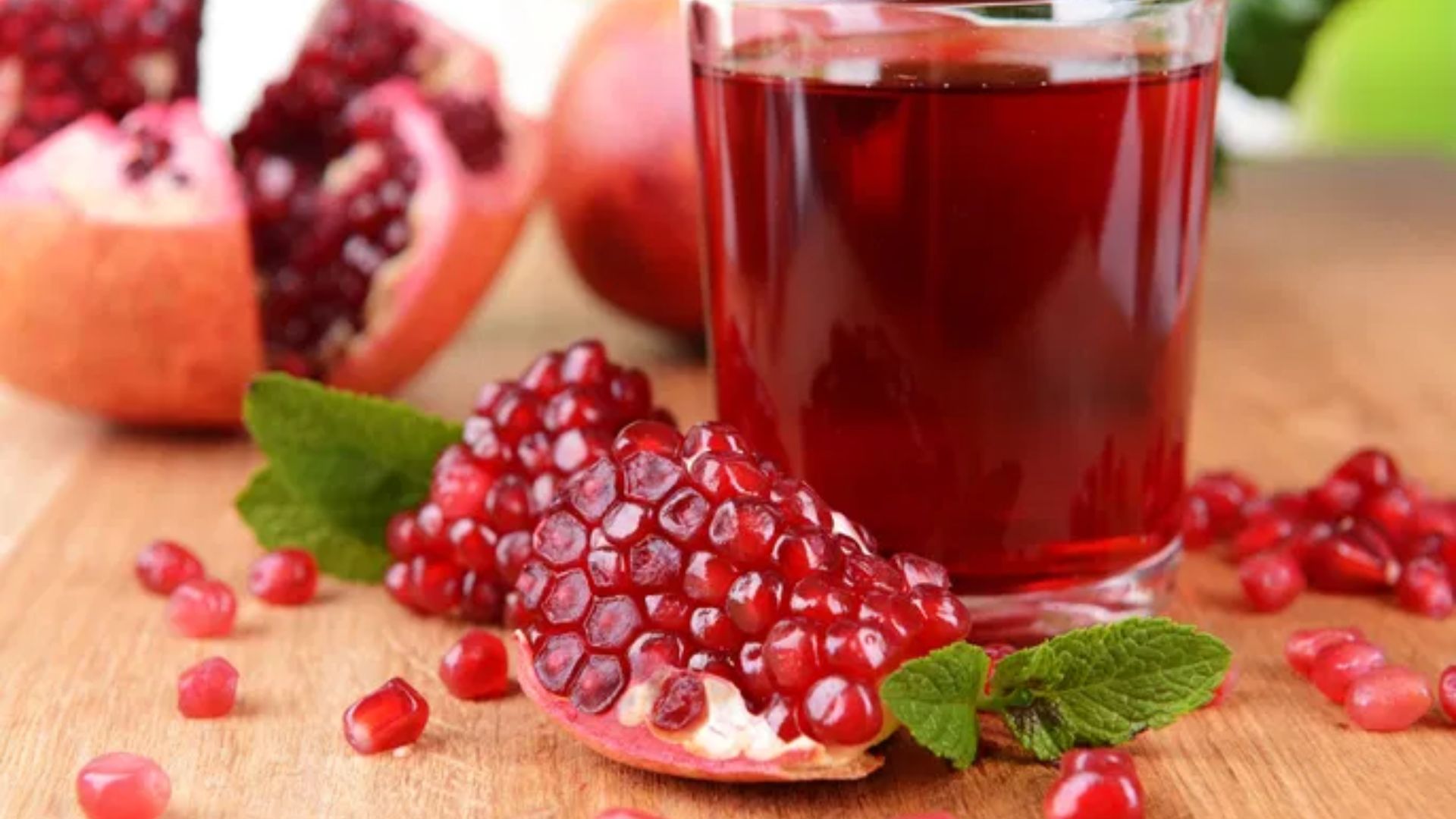 Pomegranate Juice Benefits: దానిమ్మ రసం తాగితే ఎన్నో హెల్త్ బెనిఫిట్స్..!  