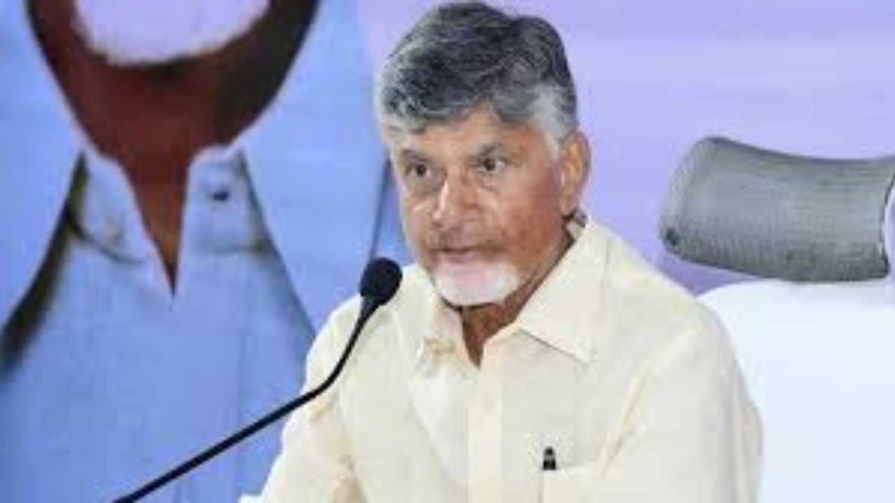 Amaravati: నాణ్యమైన విద్యుత్ అందించాలని అధికారులతో సీఎం చంద్రబాబు సమీక్ష