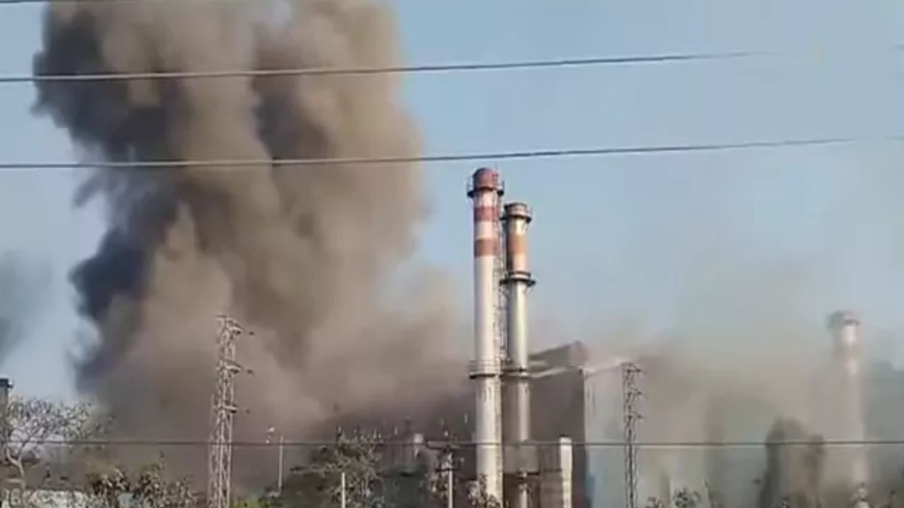 Fire accident:స్టీల్ పరిశ్రమలో భారీ పేలుడు.. స్పాట్‌లో ఒకరు మృతి