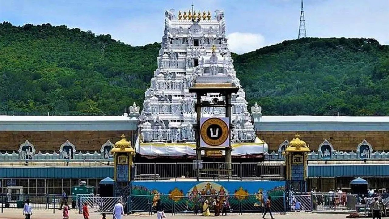 Tirumala:శ్రీవారి భక్తులకు శుభవార్త.. శ్రీవారి ఆర్జిత సేవల టికెట్ల విడుదల ఎప్పుడంటే..?