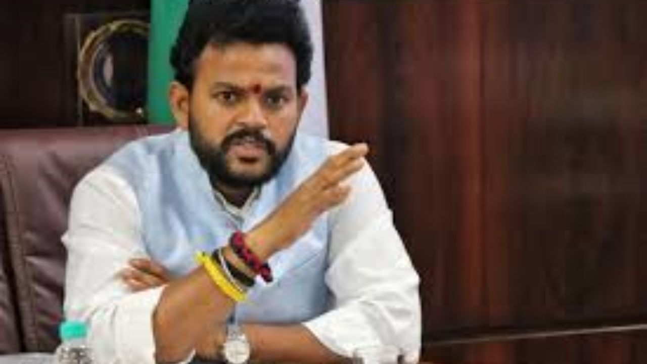 AP:విమాన సర్వీసులపై కేంద్ర మంత్రి రామ్మోహన్ నాయుడుతో ఎంపీలు భేటీ