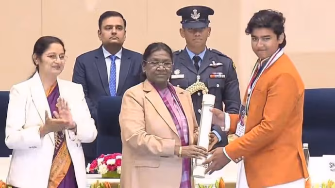 Vaibhav Suryavanshi: యువ క్రికెటర్ వైభవ్ సూర్యవంశీకి ప్రతిష్టాత్మక అవార్డు..