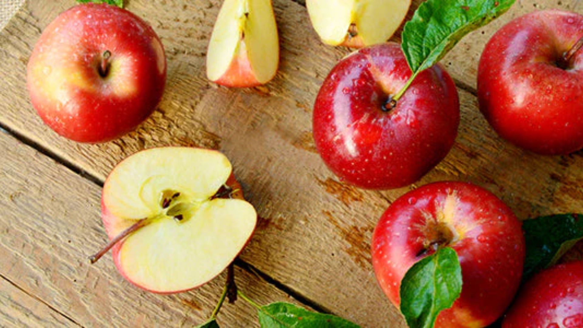 Health Tips: రోజూ ఒక ఆపిల్ తింటే మీ శరీరంలో జరిగే మ్యాజిక్ ఇదే..!