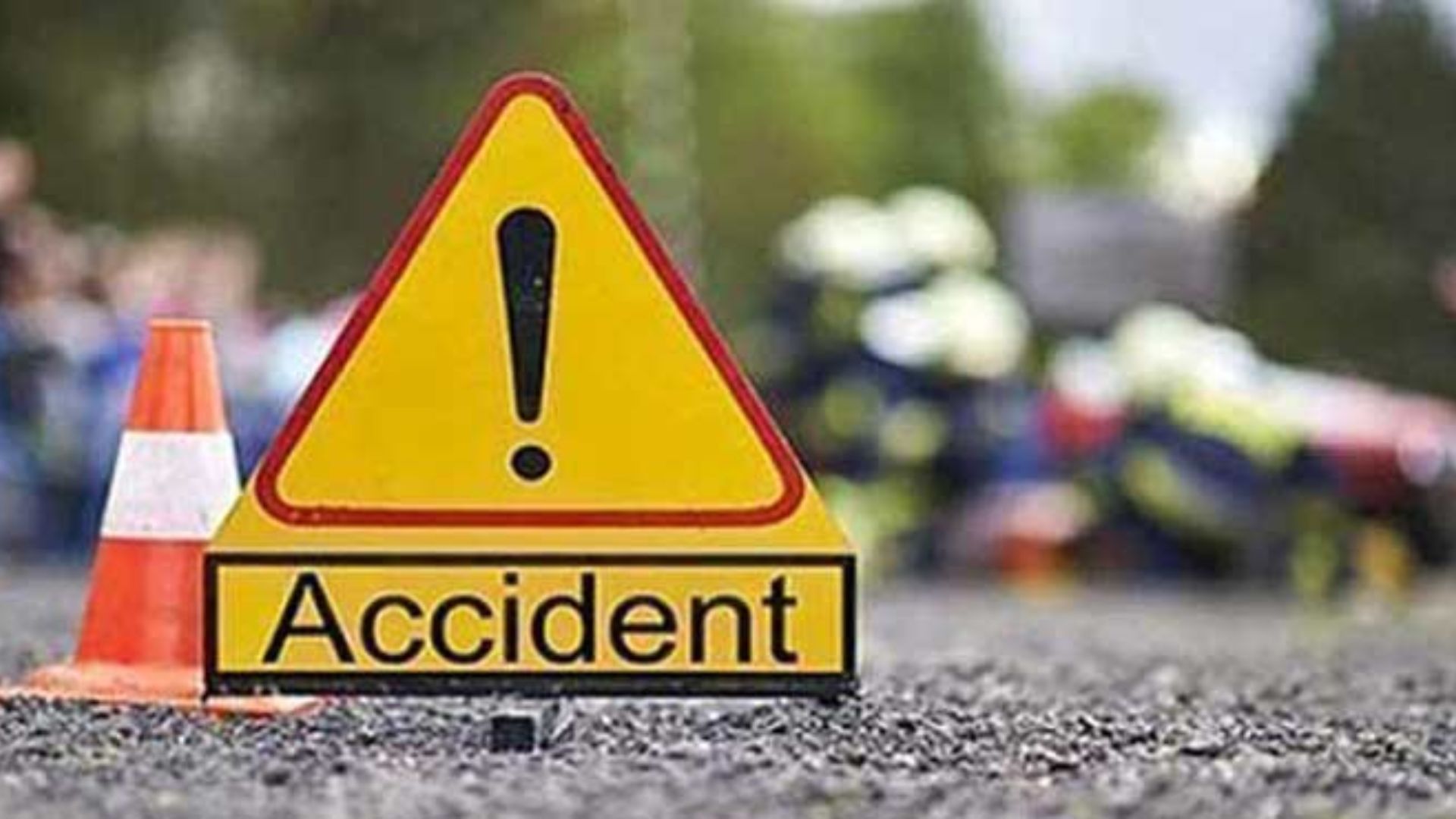 Road Accident: జనగామ జిల్లాలో రోడ్డు ప్రమాదం.. ఓటేసేందుకు వెళ్తూ ఇద్దరు యువకులు మృతి